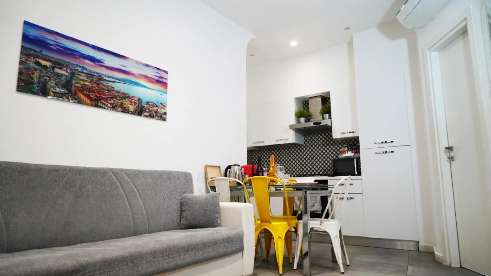 Scugnizzo Apartment Nápoles Itália