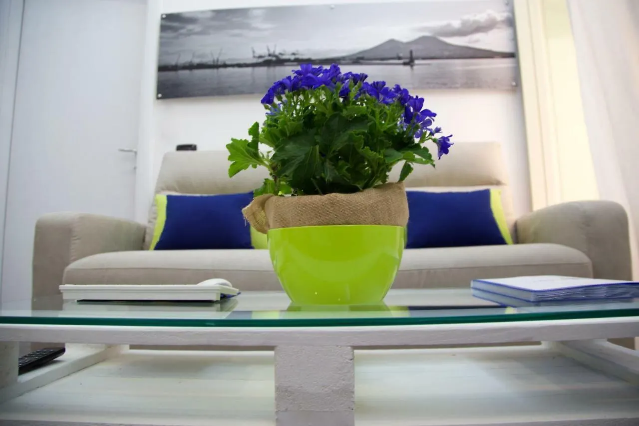Scugnizzo Apartment Неаполь 0*,  Италия